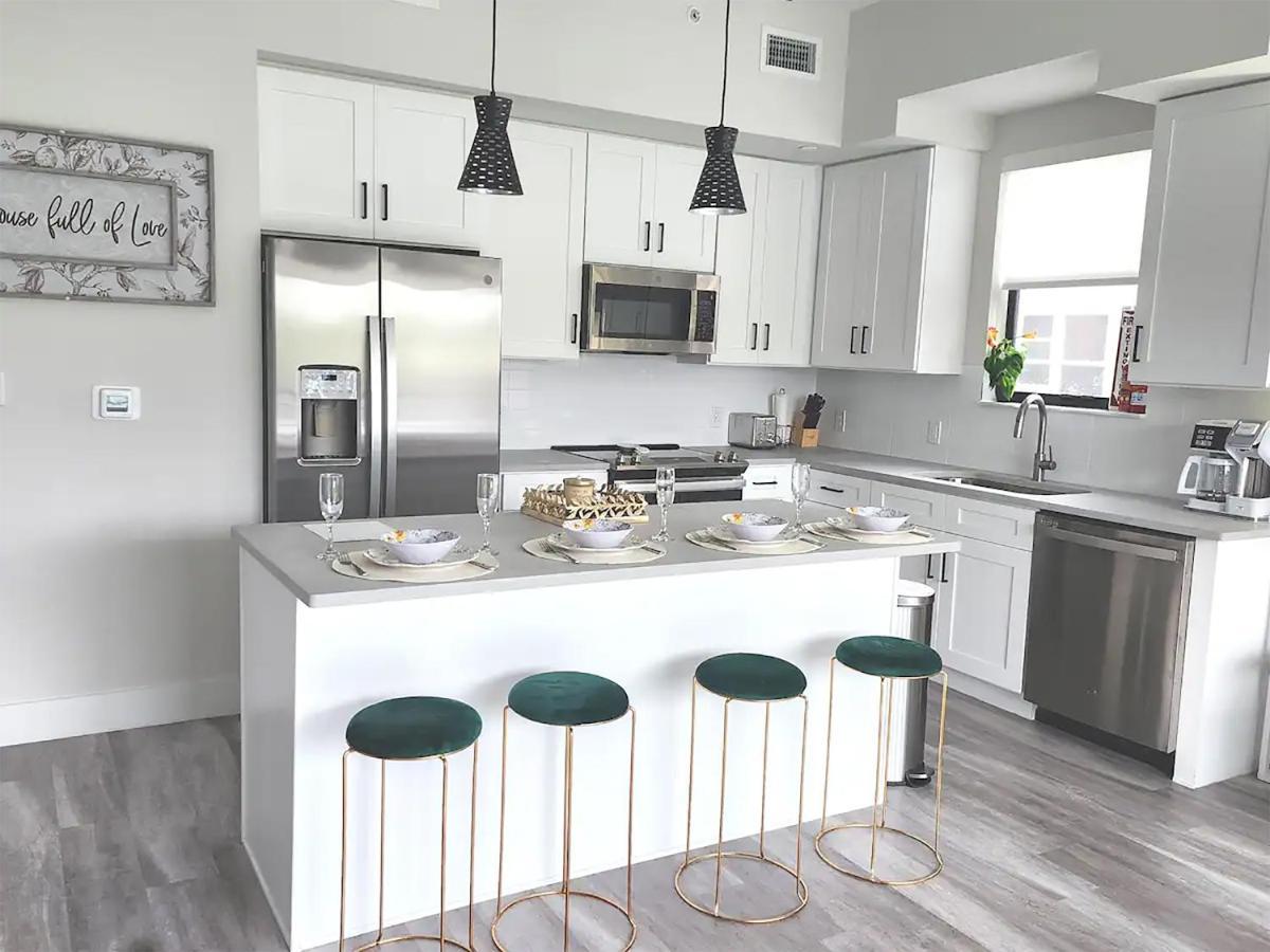 Lux Place And Cozy 3Beds 2Rooms Enjoy Life In Wpb Gym, Ev Station Nearby The Downtown And Beaches West Palm Beach Exterior photo
